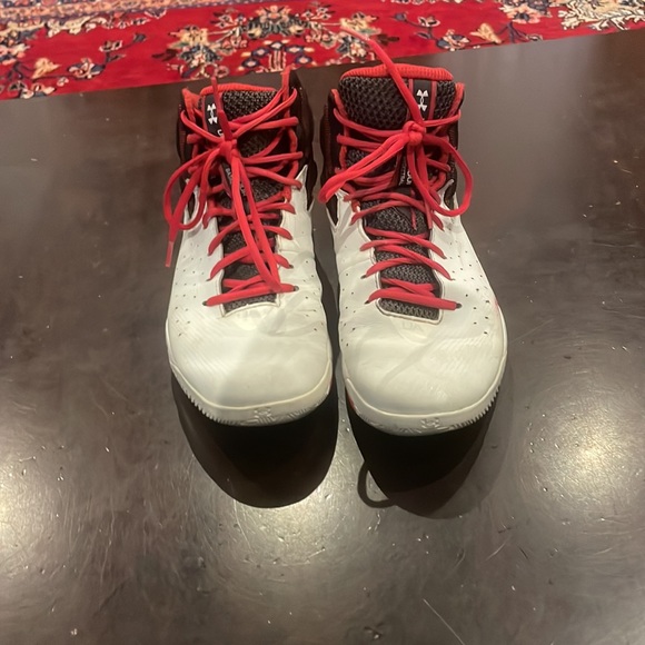Under Armour Basketball shoes, we red and white - Picture 2 of 4
